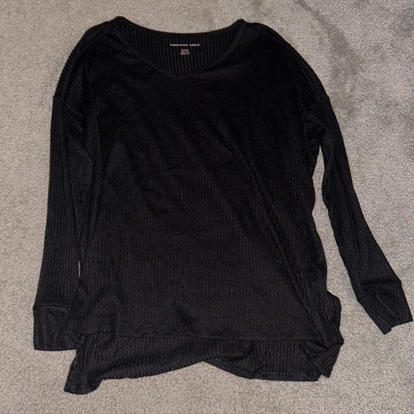 American Eagle Outfitters Tops - American Eagle V-Neck Ribbed Long Sleeve Shirt